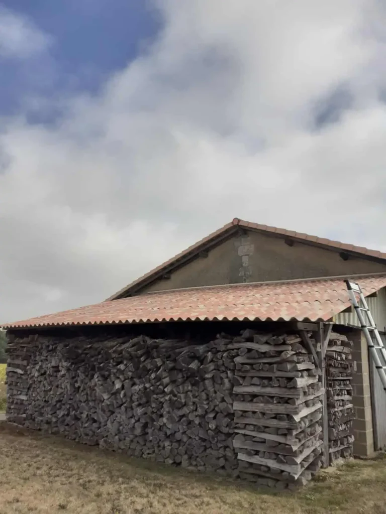 Plaques Everites sur un bâtiment